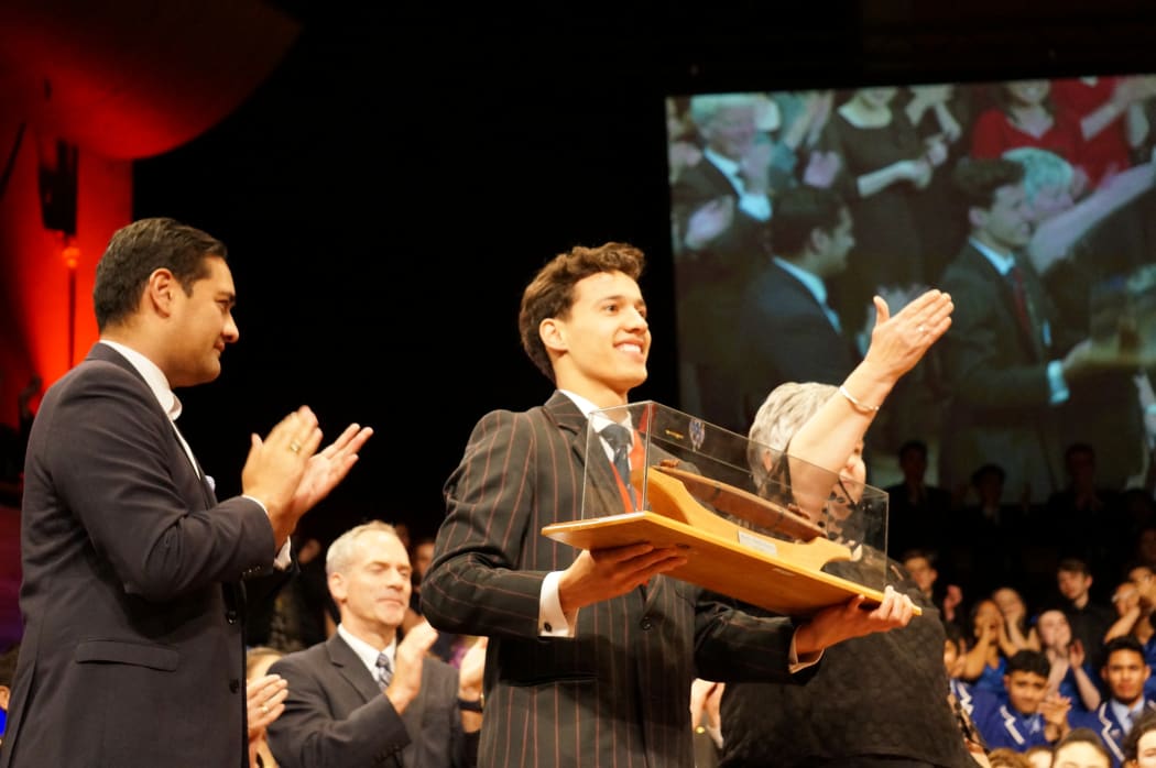 Fortissimo choir leader with Auahi Kore Award