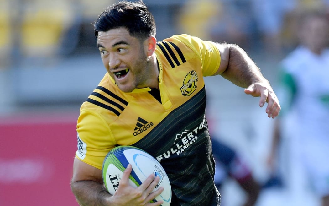 Nehe Milner-Skudder of the Hurricanes runs in a try.