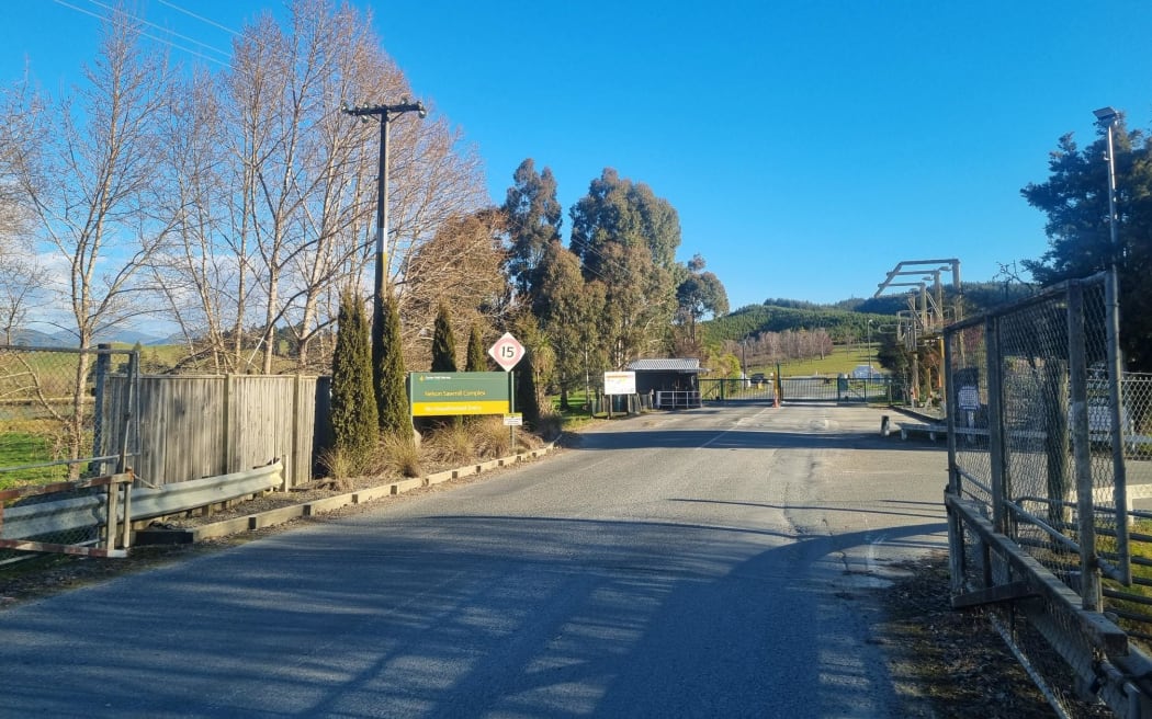 Eves Valley Sawmill company management says it plans to shut the plant near Nelson with the potential loss of 142 jobs.