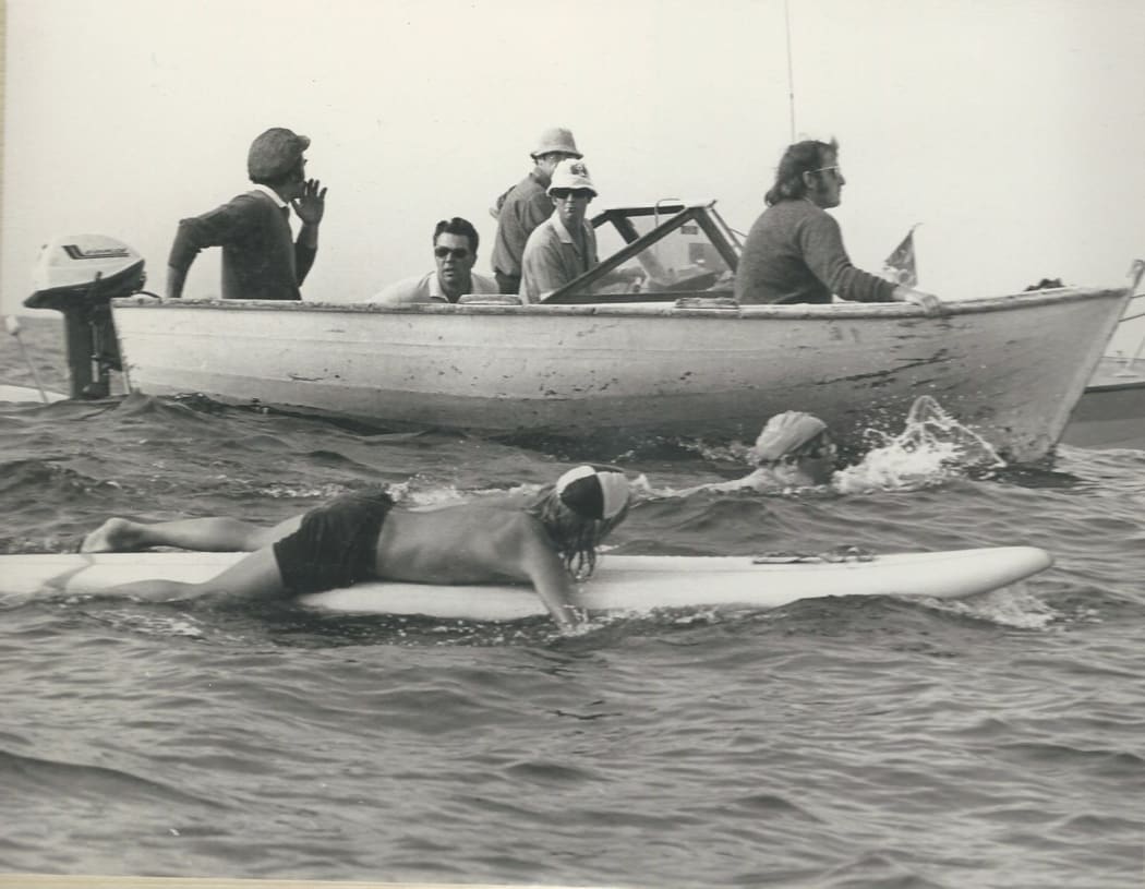 Long distance swimmer Lynne Cox crossing Cook Strait on 4 February 1975