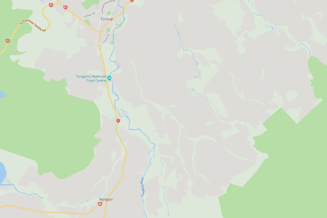 A fatal crash has closed the Desert Road between Rangipo and Waiouru.
