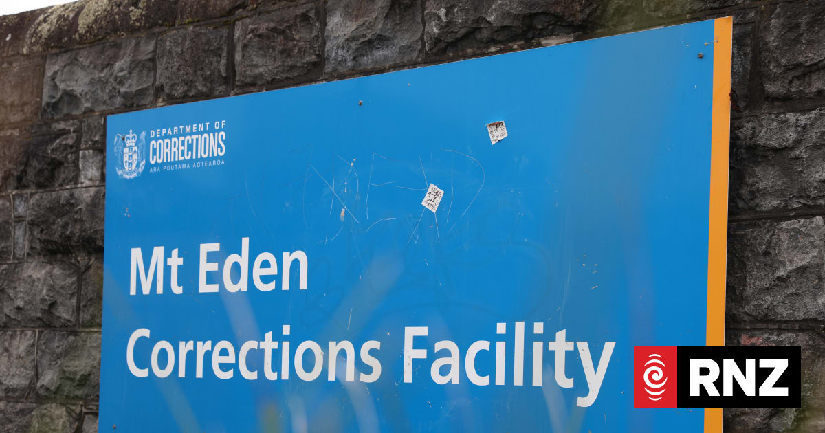 Corrections staff missed warnings that may have helped prevent prisoner's suicide - coroner