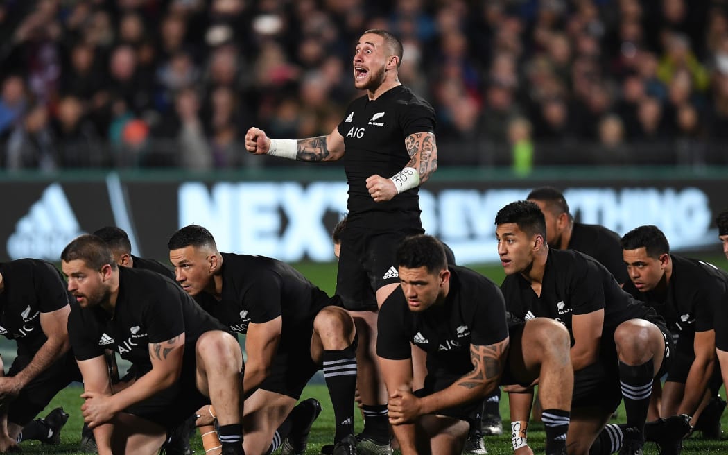 TJ Perenara leads the All Blacks haka.