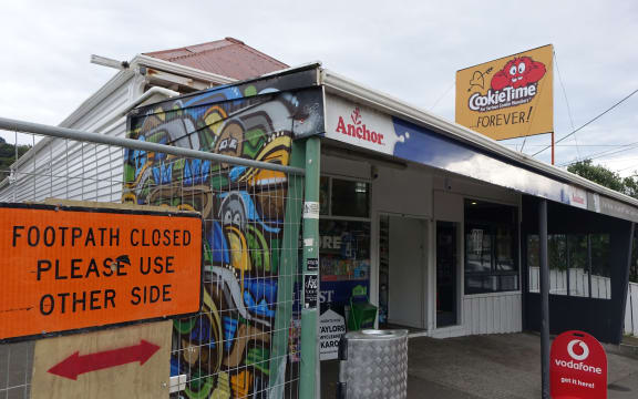 The dairy next to the house was losing $1000 a week with the closure of the walkway.