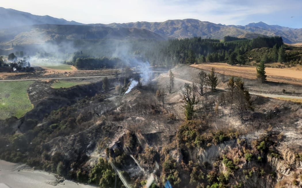 Dozens of firefighters remain at the site of a scrub fire on Lewis Pass Road in Canterbury, working to extinguish the blaze that forced evacuations yesterday.

The blaze spread to 40 hectares and three nearby nearby properties were evacuated.
