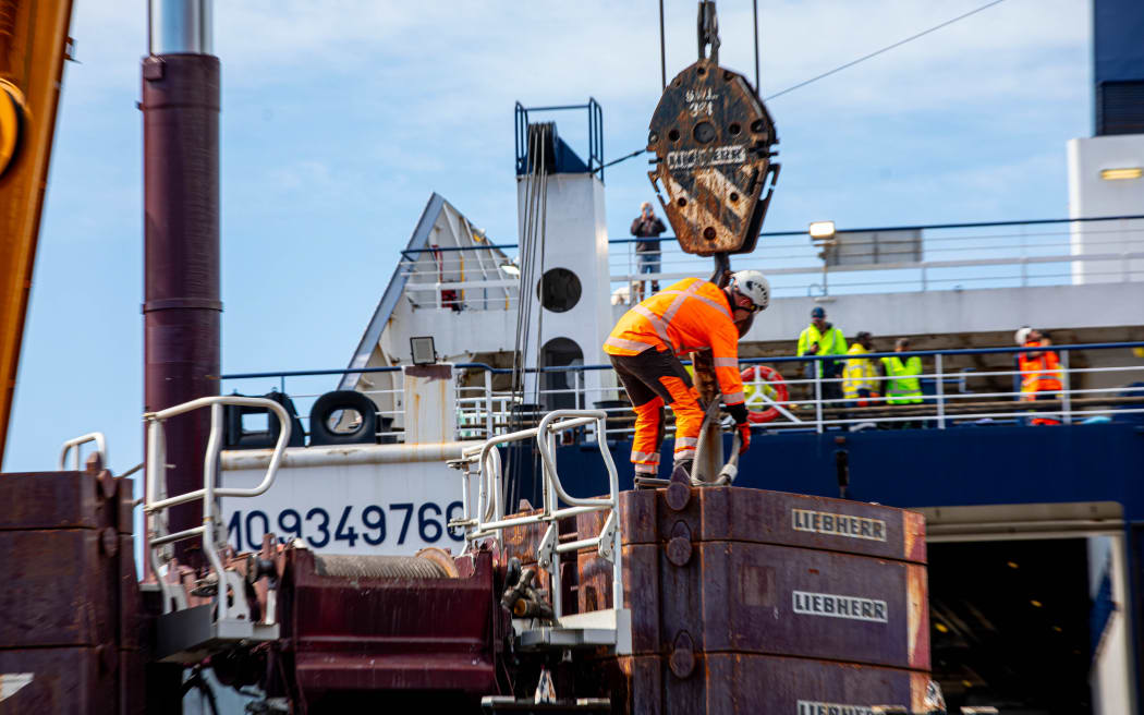 Crews are working to repair a damaged ramp on Bluebridge ferry Connemara so stranded passengers can get off the vessel.