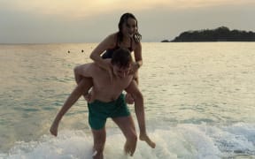 Paul Mescal and  Frankie Corio in Aftersun.