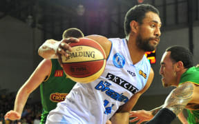 New Zealand Breakers Mika Vukona in action.