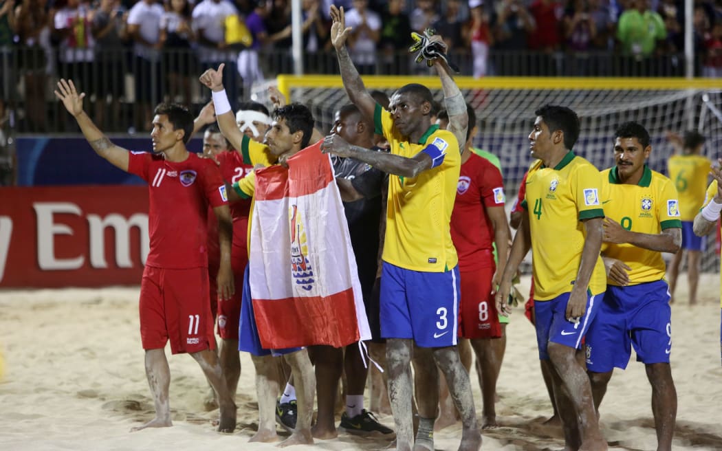 Tahiti thank their home fans at the 2013 Beach Soccer World Cup in Papeete