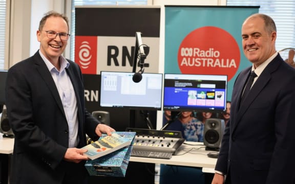 RNZ Chief Executive and Editor in Chief Paul Thompson with ABC Managing Director David Anderson.