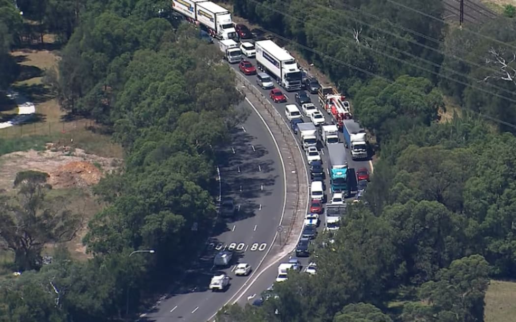 Sydney motorists experienced lengthy delays following the closure of Sydney's M4 on Thursday morning. (ABC News)