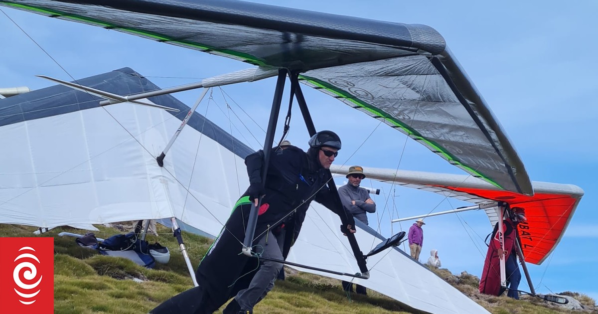 Flying high Hang gliding championship underway down south RNZ