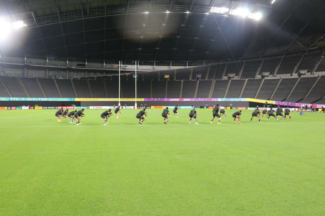 Fiji practice the Cibi at the Sapporo Dome.