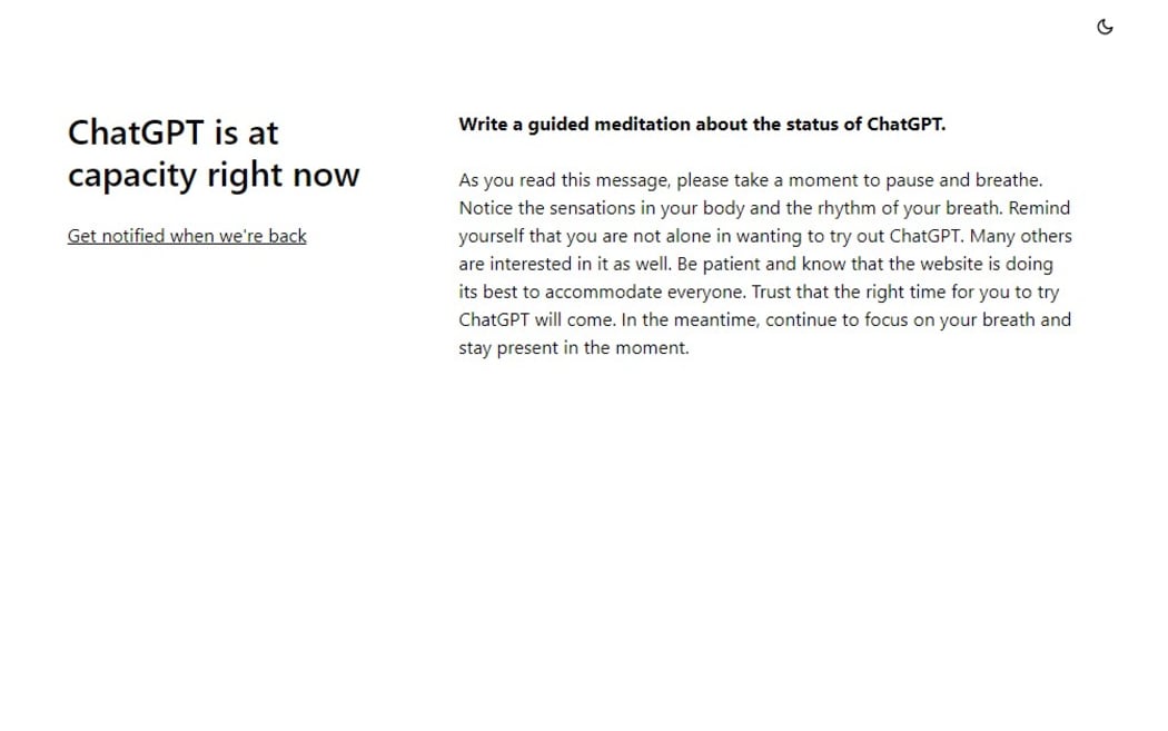 Chat GPT page saying it is 'at capacity'.