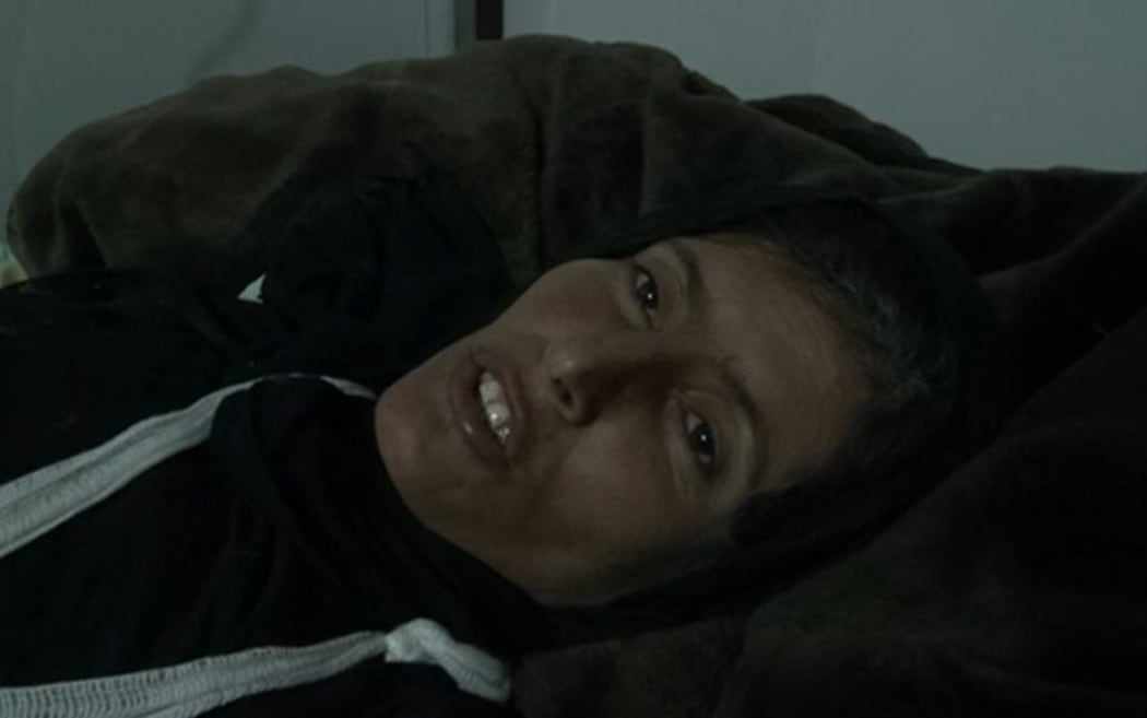 Turkish border guards have shot dead at least 11 Syrians, mostly from one family, as they tried to cross into Turkey from Syria, a human rights monitor says.