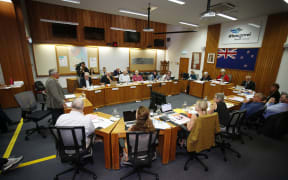 Former MP Ian Peters addresses the meeting, speaking against the introduction of the wards.