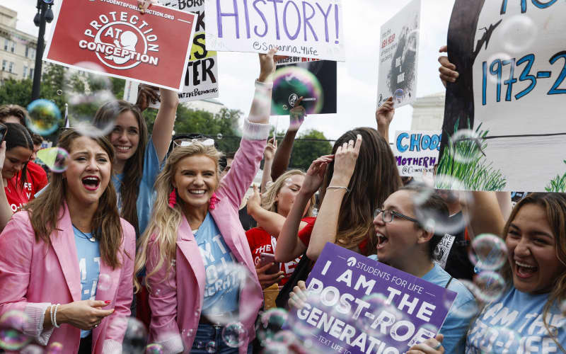 US Supreme Court overturns abortion law Roe v Wade | RNZ
