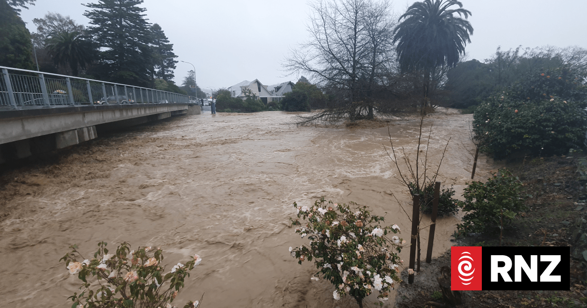 Anxious night in Nelson after flooding forced evacuations | RNZ