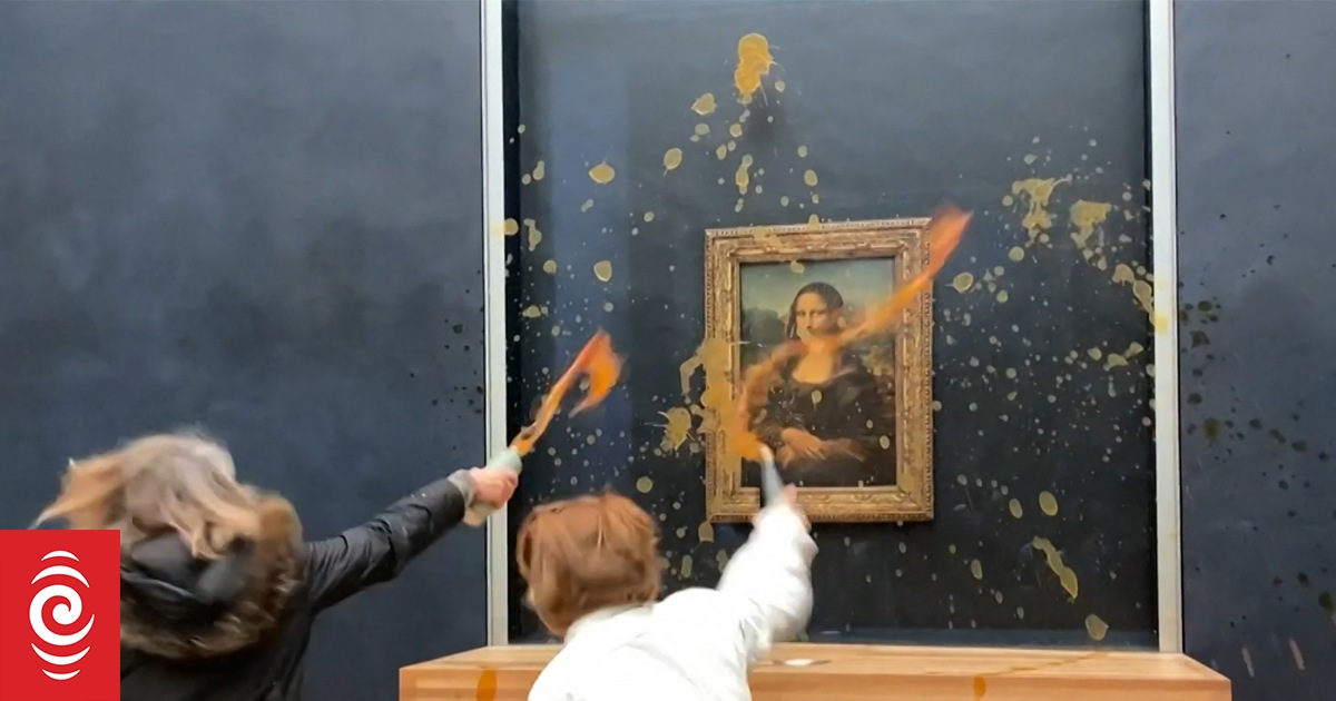 Mona Lisa: Protesters throw soup at da Vinci painting - Vimarsana News