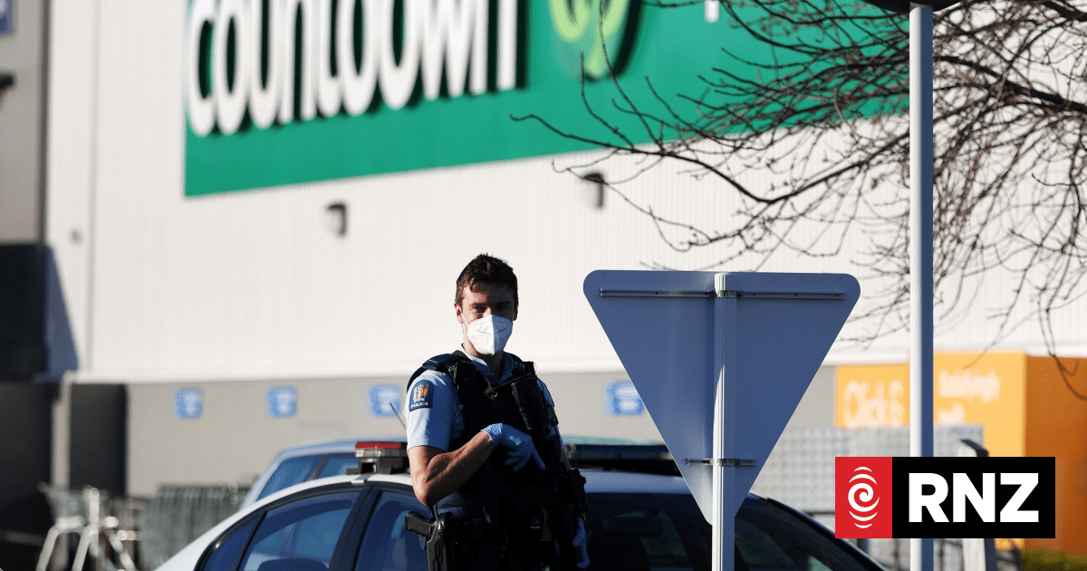 Countdown staff face rise in abuse after New Lynn terror attack | RNZ