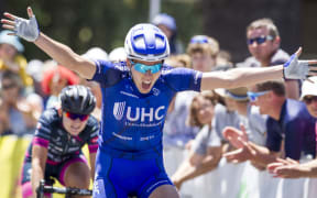 Rushlee Buchanan celebrates her history fourth win at the New Zealand Road Cycling Championships.