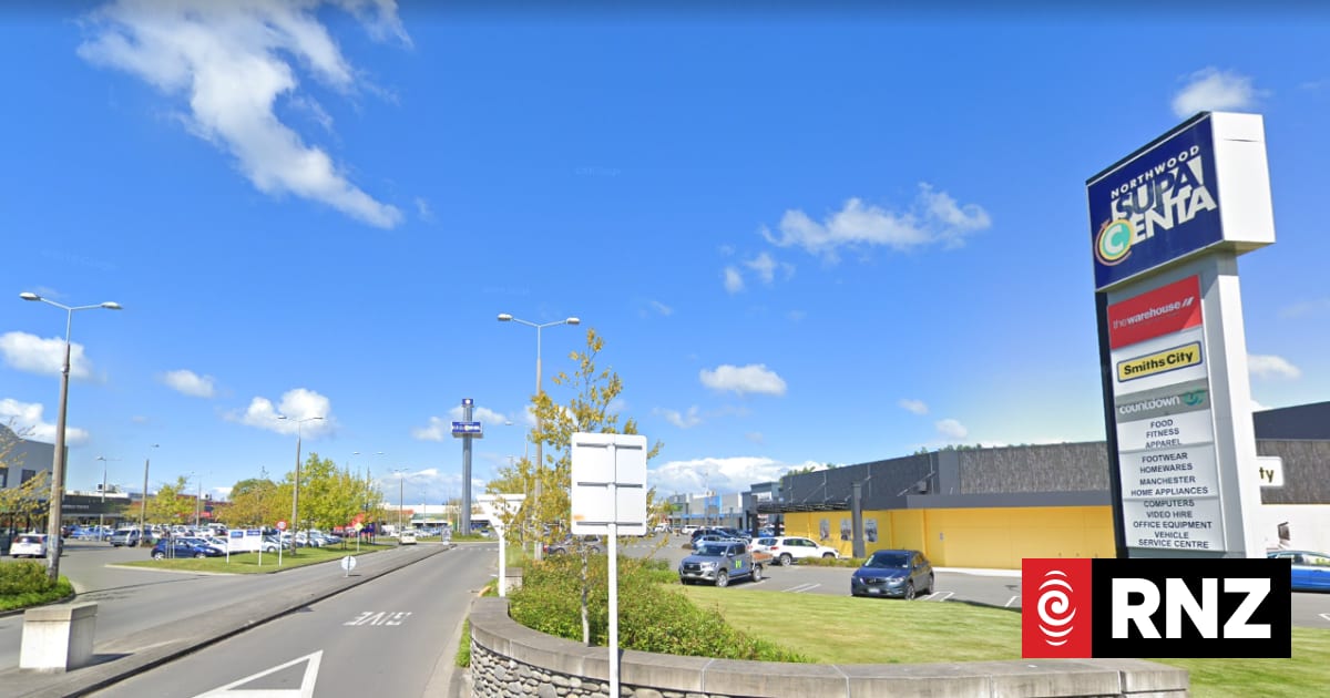 The Warehouse looks to close three Christchurch stores | RNZ