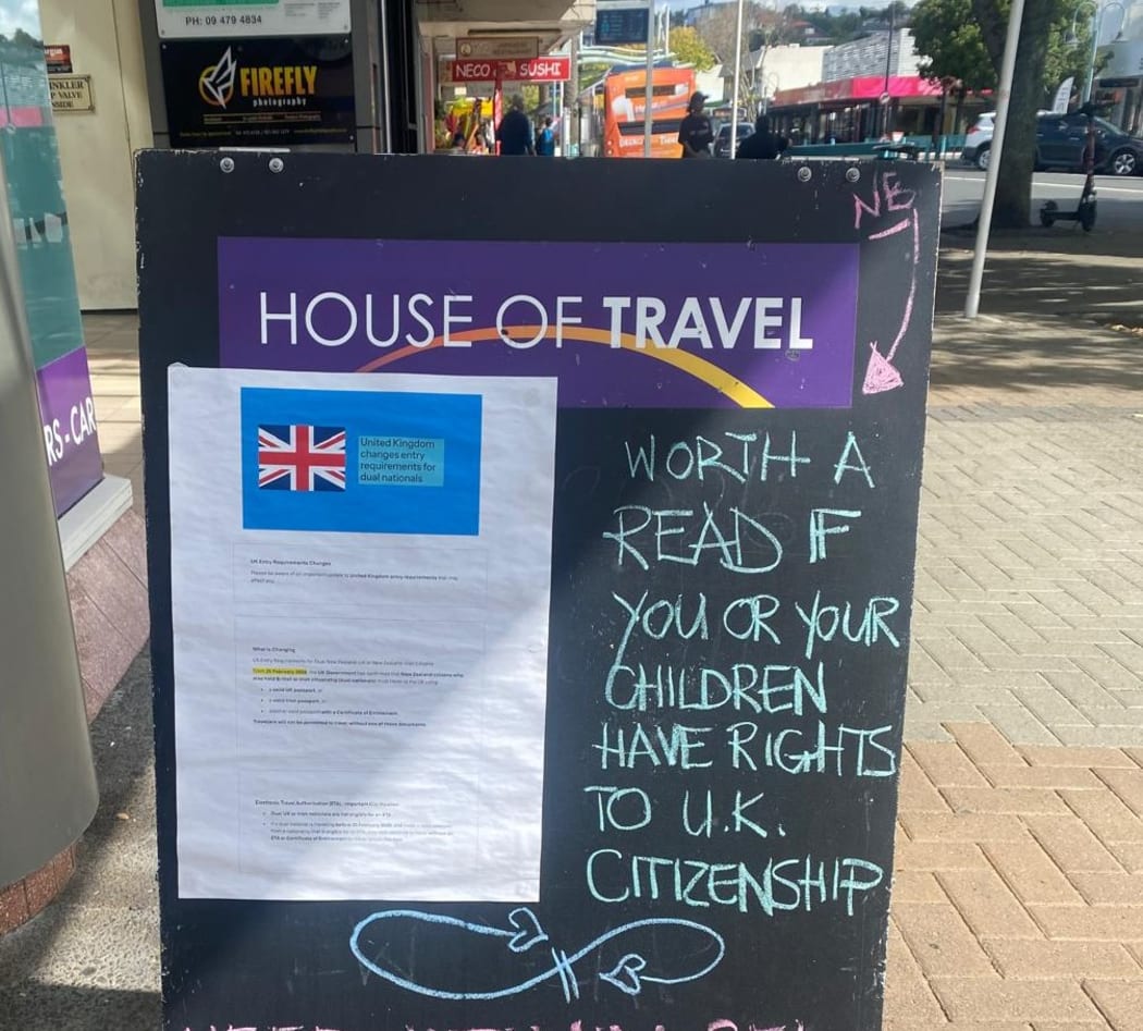 旅行代理店は、来週の英国の国境変更について旅行者に警告している。