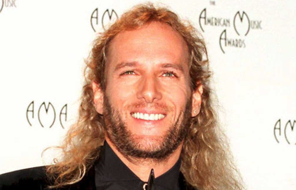 Michael Bolton with his trademark hair, back in 1995.