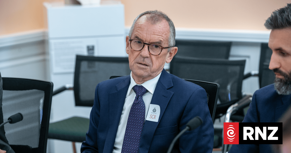 'May be unusual, doesn't make it wrong': Public Service Commissioner responds to legal action filed by teachers union - RNZ