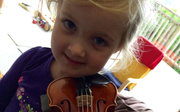 Clara Van der Zee and her violin