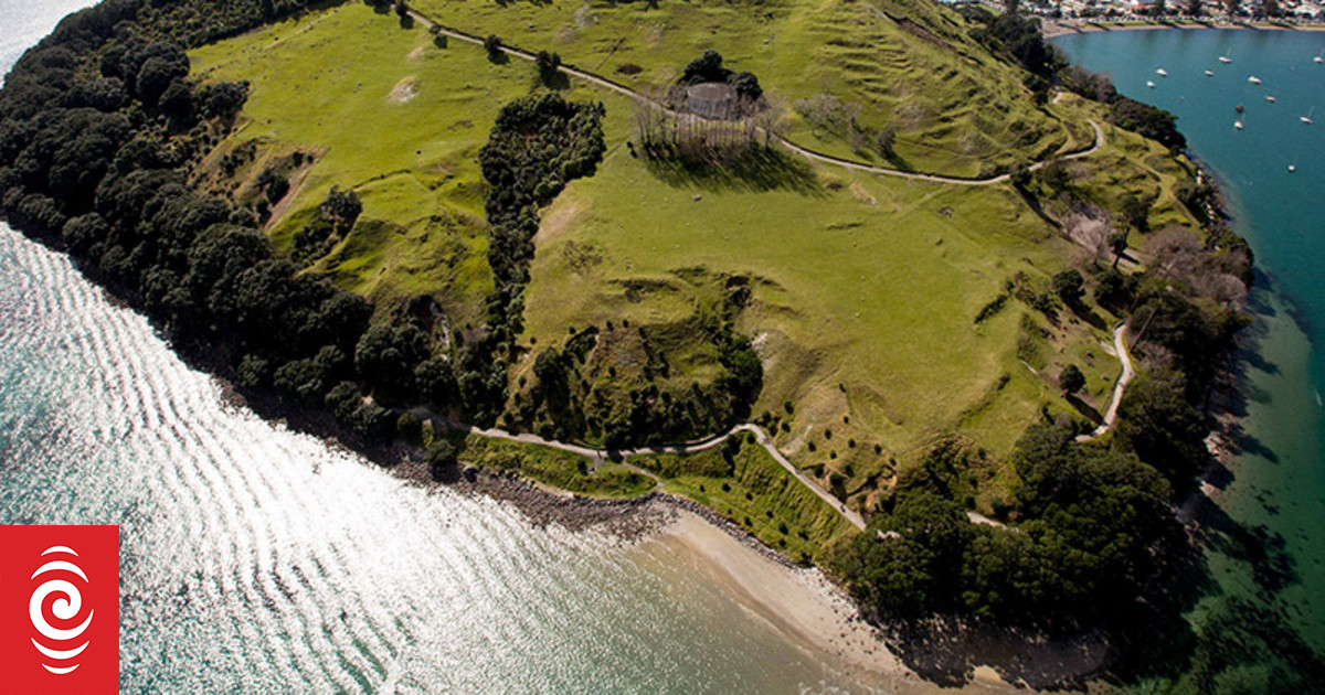 Emergency services at scene of water incident in Mt Maunganui | RNZ News