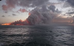 Scrub fire at Tiwai Point from the sea