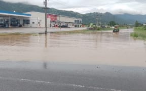 Sabeto Rd junctions (Queen's Highway) flooding, at 7am on Sunday morning.