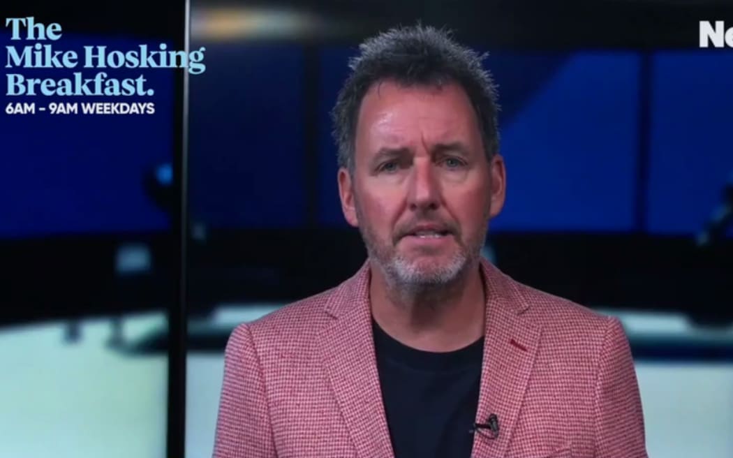 Mike Hosking calls out the PM for cancelling her weekly interview with her.