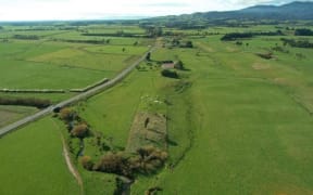 Kohunui Marae (centre) near Pirinoa.