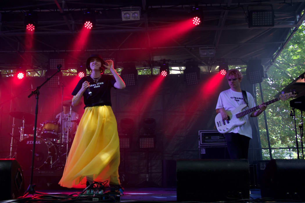 Bene performing at Laneway 2019