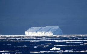 Photo taken on Nov. 25, 2018 shows iceberg seen from China's research icebreaker Xuelong in a floating ice area in the Southern Ocean.