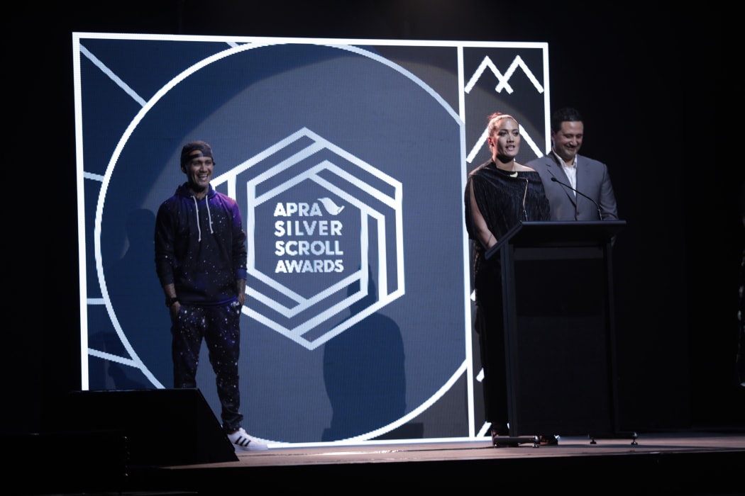 Ria Hall Accepts the Maioha Award at the 2018 Silver Scrolls.