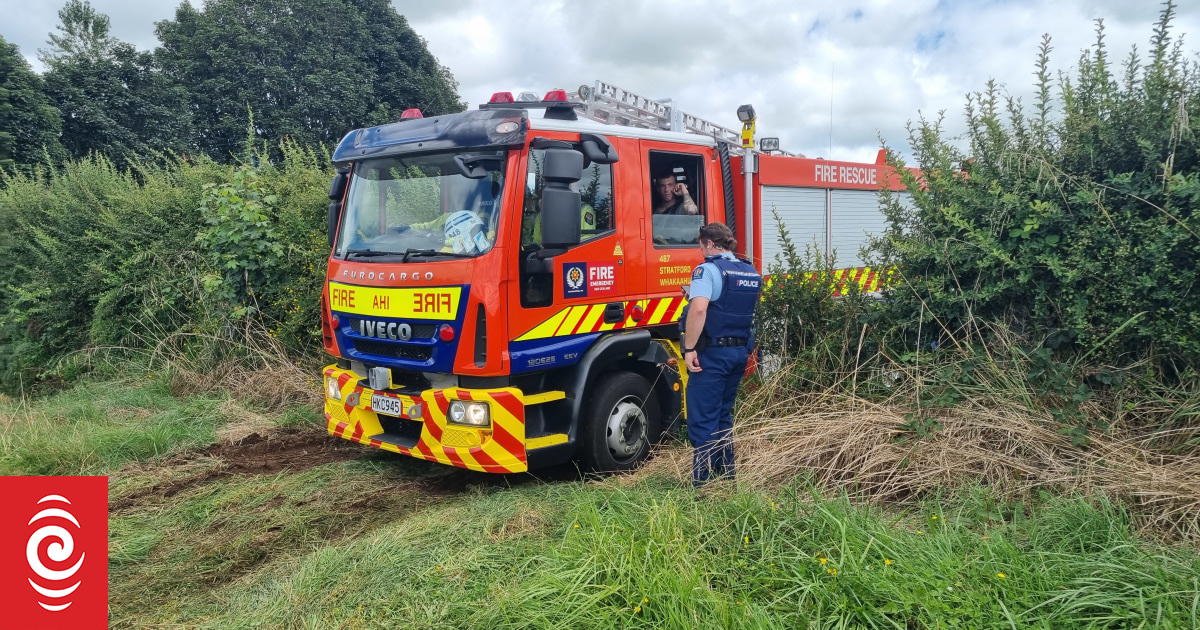 Helicopters, volunteer firefighters join battle to contain grass fire in Upper Waitaki - Vimarsana News