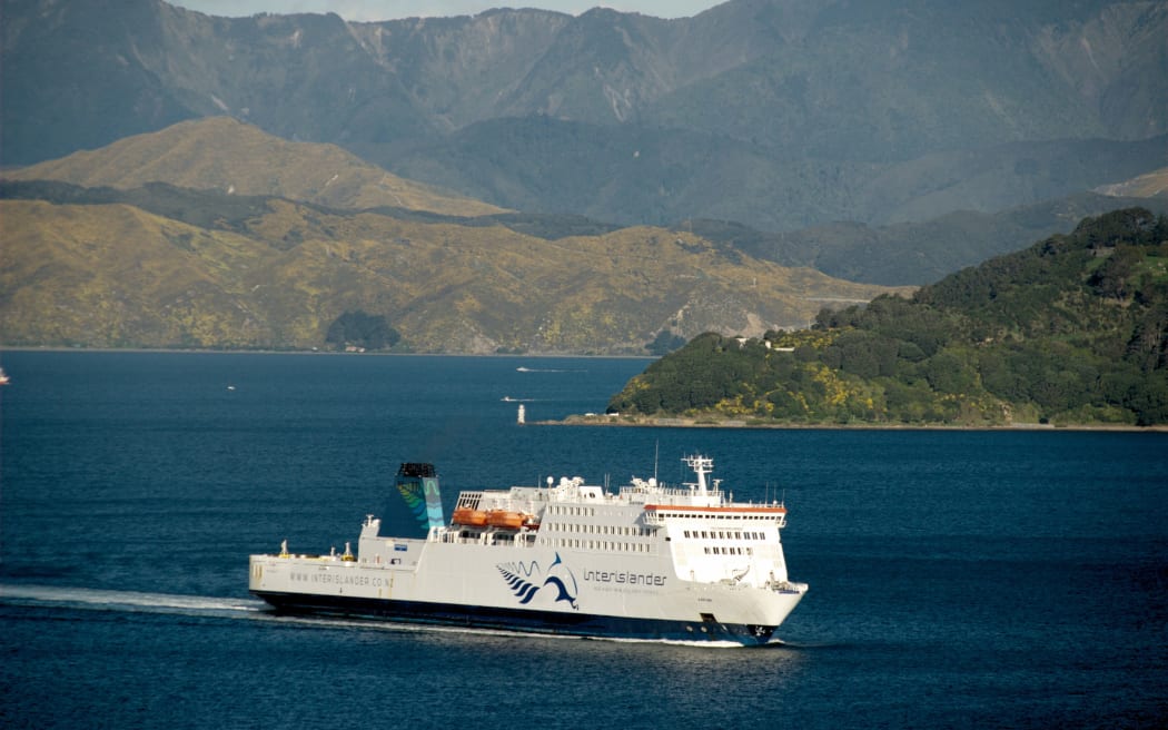 Interislander MV Kaitaki, Wellington Harbor