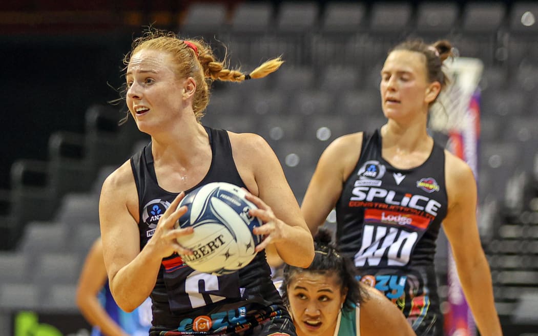 Magics Samantha Winders. ANZ Premiership Netball, Magic v Mystics, Hamilton, Sunday 13th March 2022.