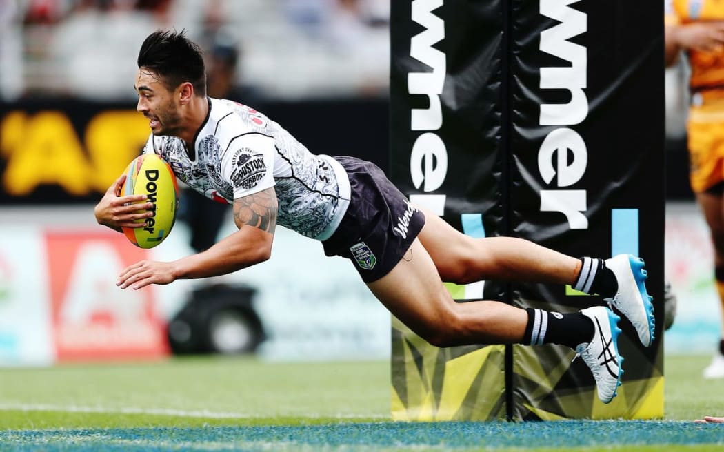 Shaun Johnson scores the winning try against the Broncos at the NRL Auckland Nines at Eden Park, Auckland, New Zealand. Sunday 7 February 2016. Photo: Anthony Au-Yeung / www.photosport.nz