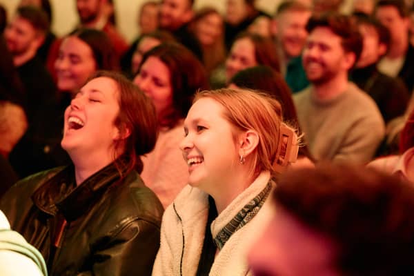 The crowd at a Seanchoíche in Dublin.