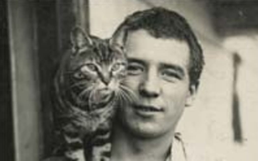 Perce Blackburow with Mrs Chippy (Ship's cat on the 1914 Endurance expedition)