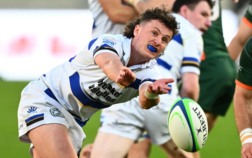 High School Old Boys Rugby Club’s Taine Cordell-Hull passes during the Under 85kg NZ club rugby final, 2024.