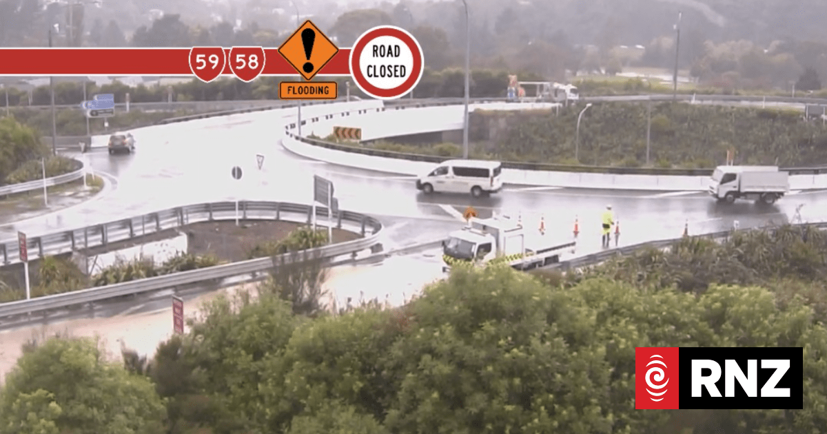 Live: Heavy rain, reports of flooding in lower North Island