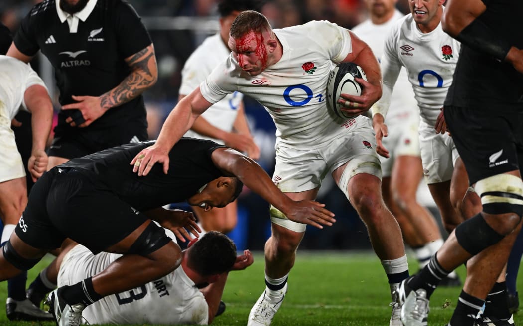 England's Sam Underhill in action against the All Blacks, 2024.