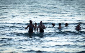 Better Beach Babes, coldwater swimming