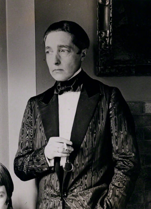 The history of the suit | RNZ
