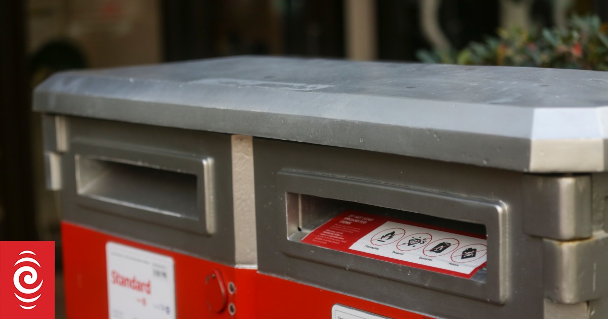 Związek twierdzi, że plan NZ Post dotyczący zastąpienia pracowników pocztowych kurierami spowolni dostawy